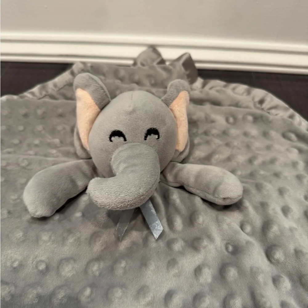 NWOT Infant Baby Toddler Adorable Gray Elephant Plush Blanket Lovey